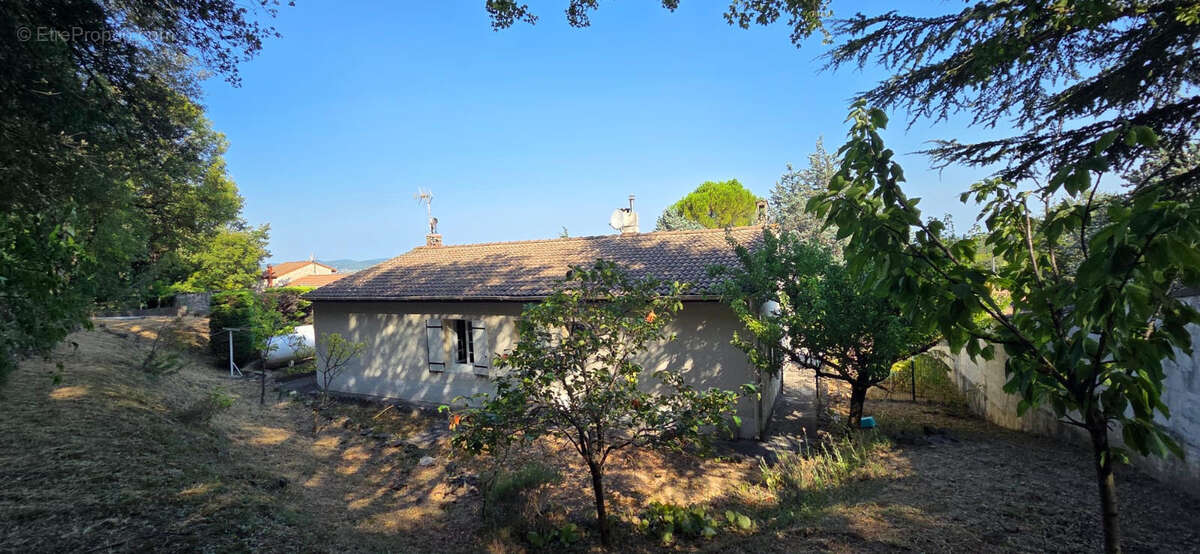 Maison de plain-pied  95 m² habitables sur 1 670 m² de terrain 84430 Mondragon - photo 3