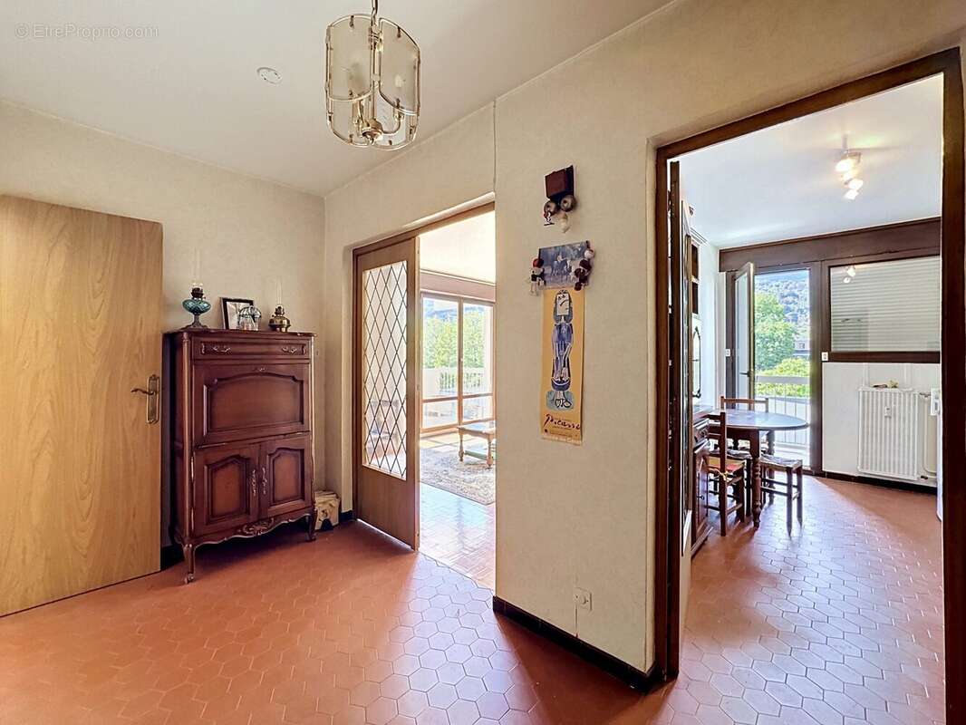Appartement à MEYLAN