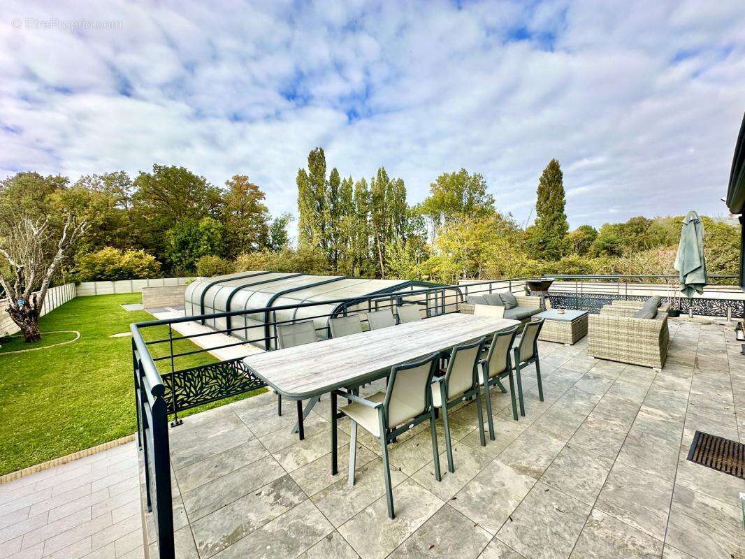 Maison à VILLENEUVE-LES-BORDES