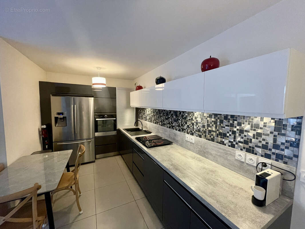 Appartement à SAINT-LAURENT-DU-VAR