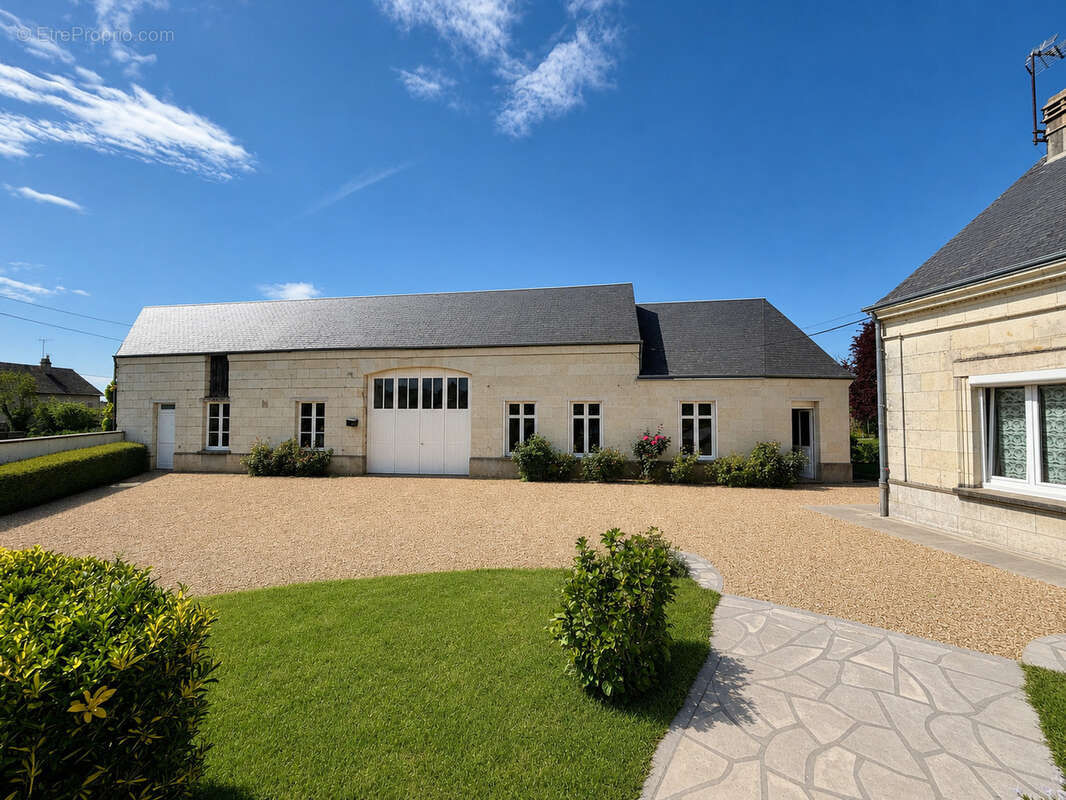Grande propriété avec deux habitations, piscine et dépendances - photo 4