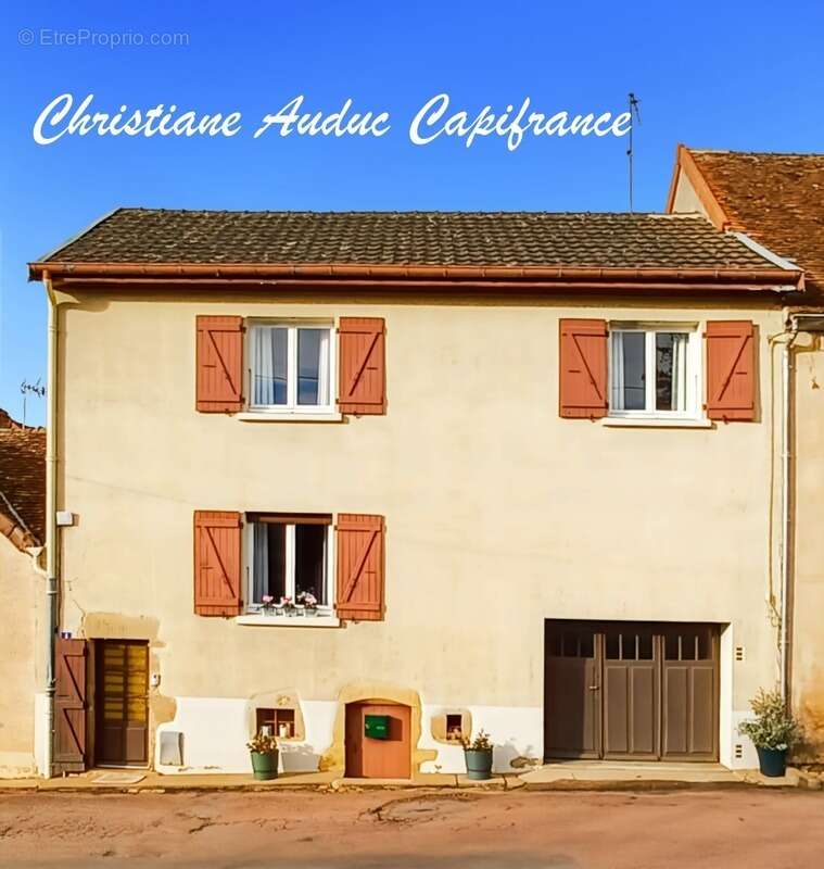 Maison à CHAROLLES