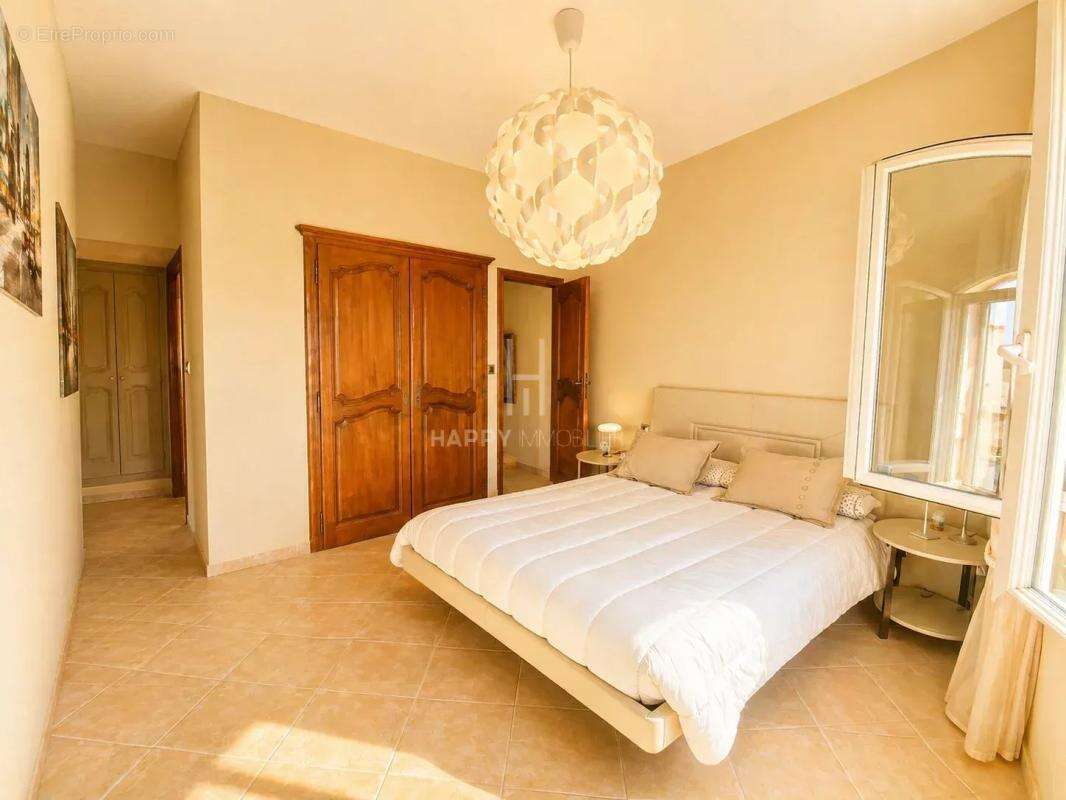 Maison à FONTVIEILLE