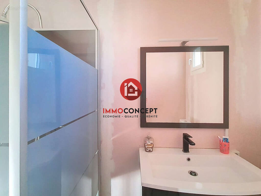 Maison à ROQUEMAURE