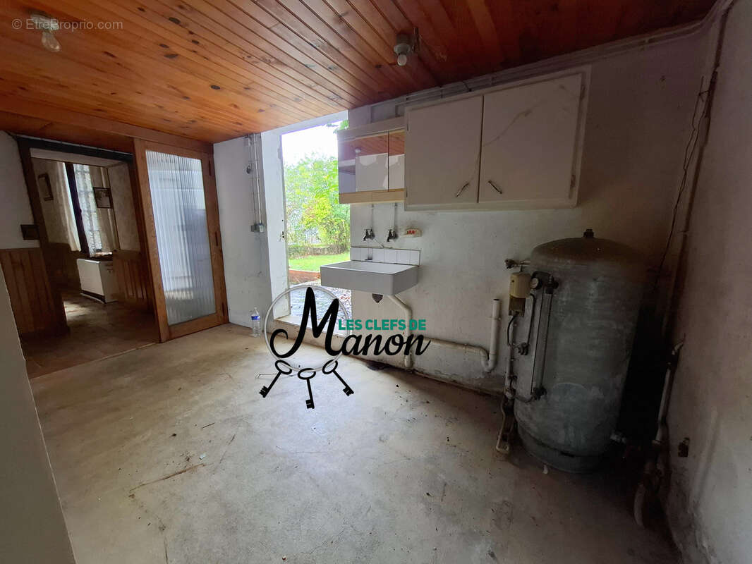 Maison à SAINT-SULPICE-LES-FEUILLES