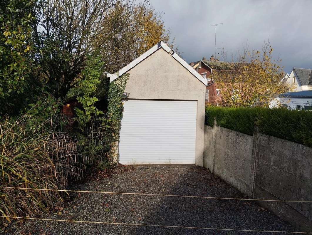 Maison à AVESNES-SUR-HELPE