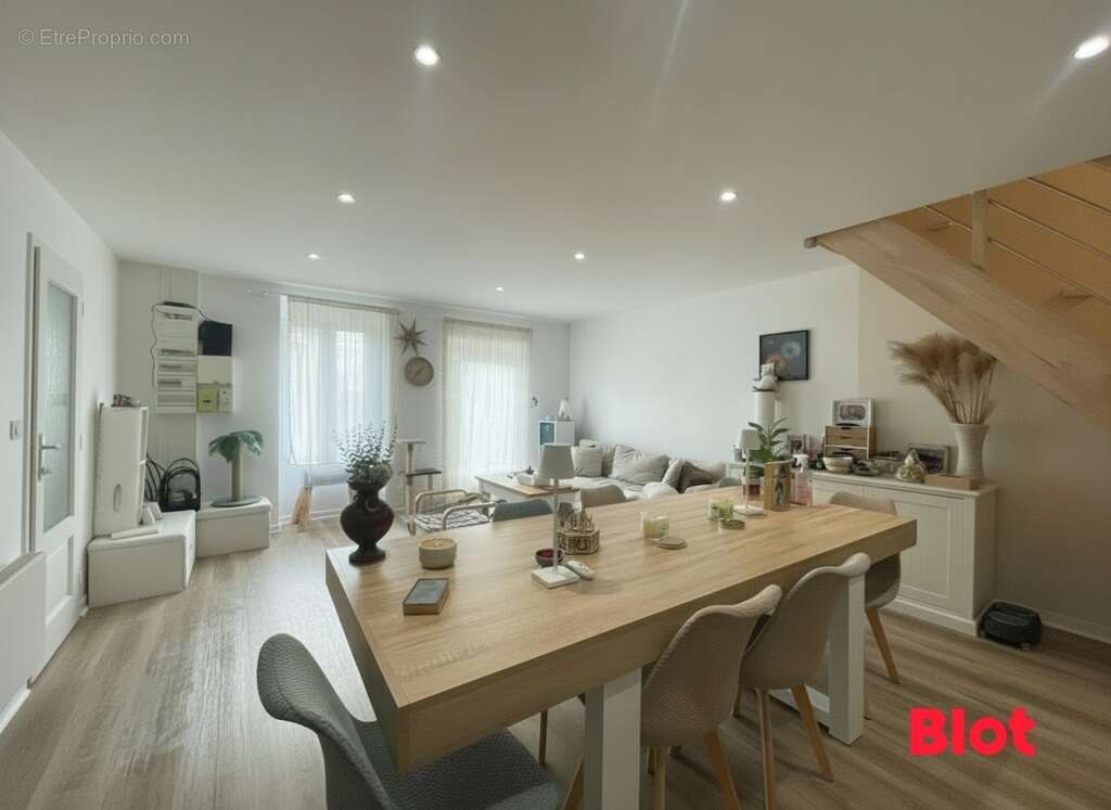 Maison à SAINT-SULPICE-DES-LANDES