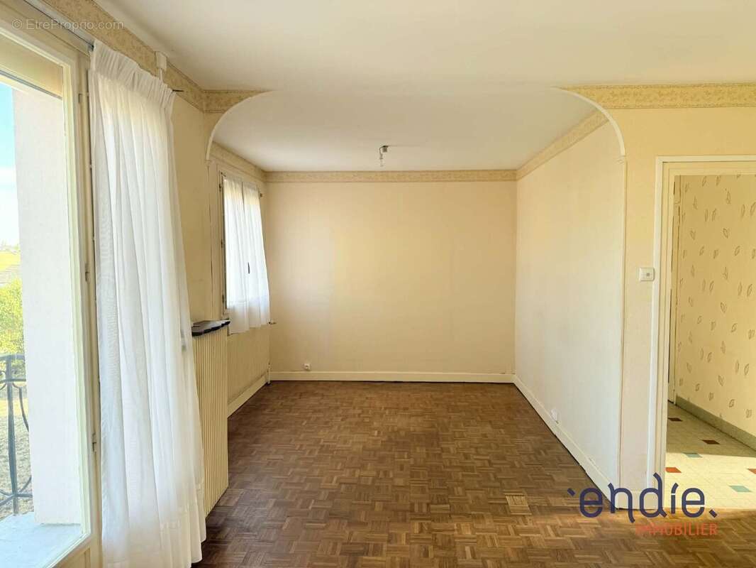 Maison 114 m² à Bourbon-Lancy  - photo 4