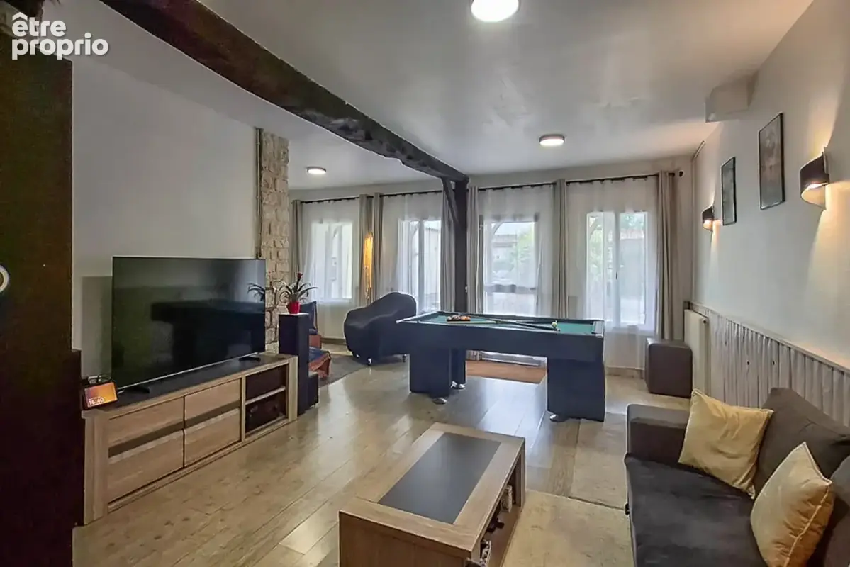 Ensemble immobilier avec restaurant et habitations - photo 7