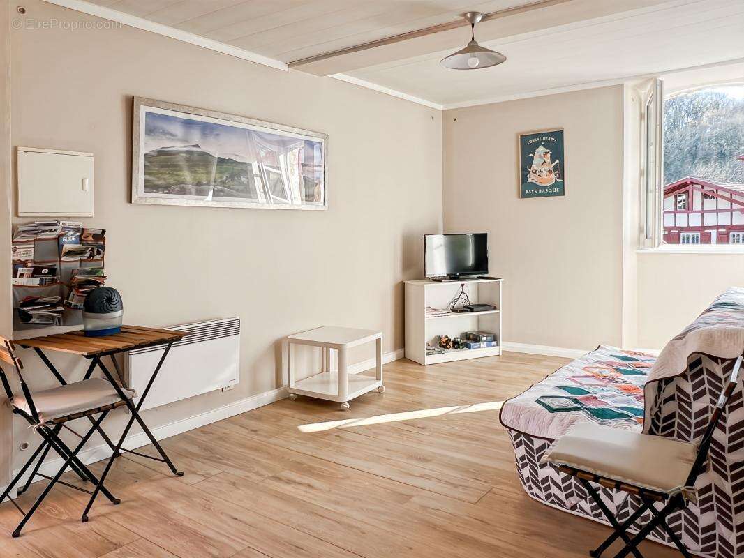 Appartement à LA BASTIDE-CLAIRENCE