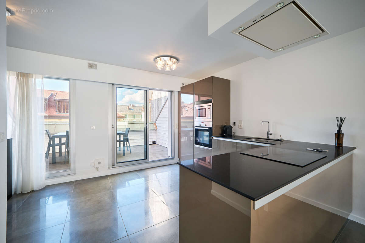 Annecy centre dernier etage t2/3 - photo 4