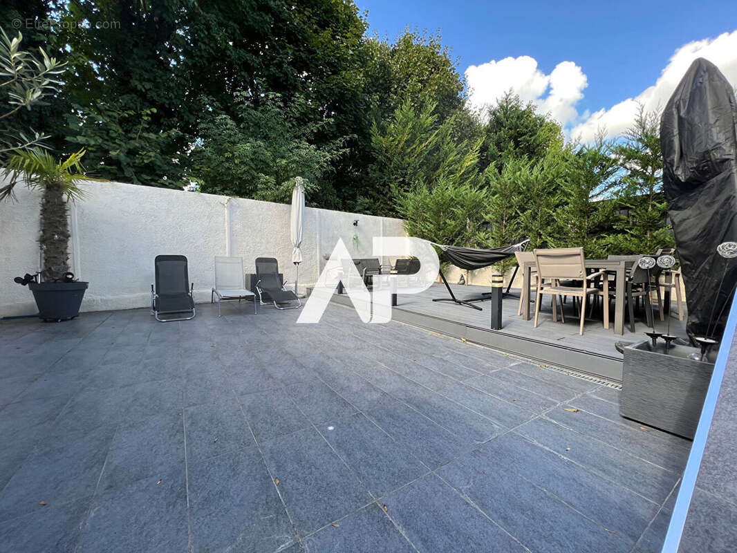 Maison à MONTMORENCY