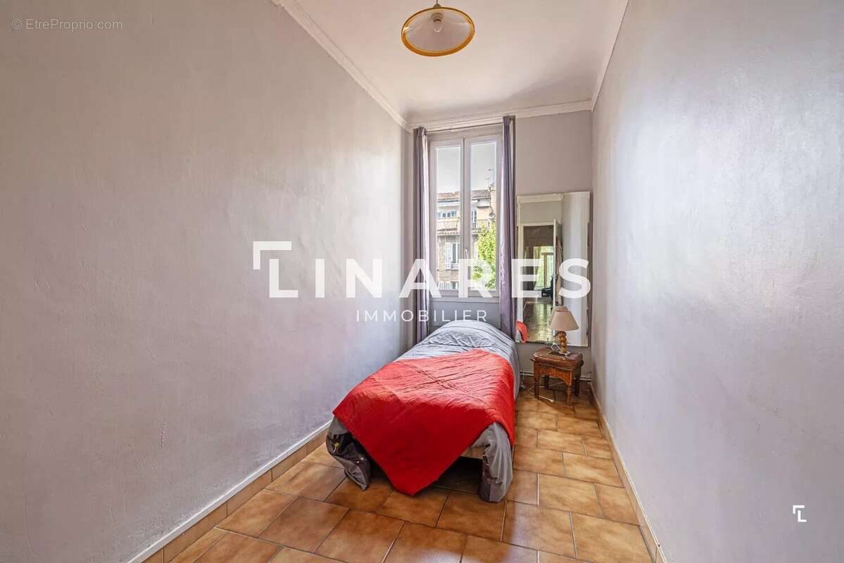 Appartement à MARSEILLE-1E