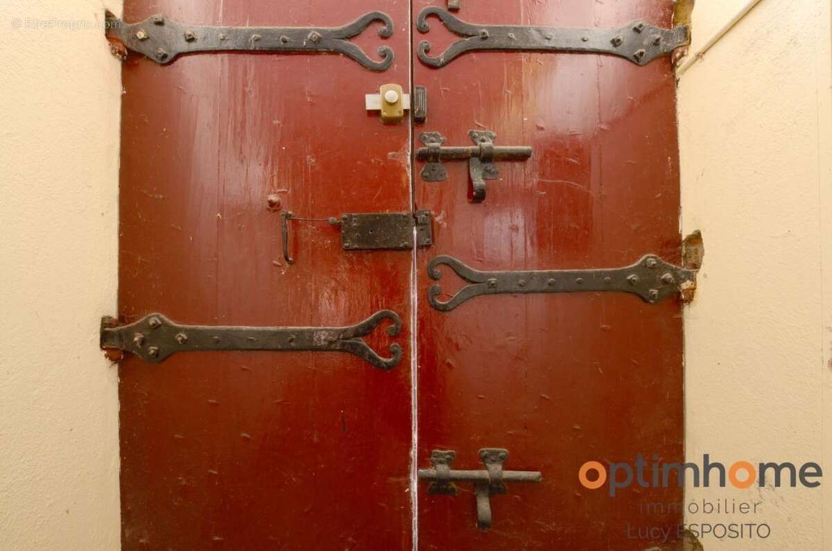  Opportunité Unique au Cœur du Village Historique de Confolens !  - photo 21