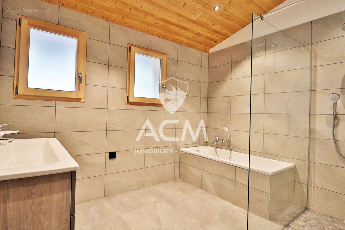 Appartement à TANINGES