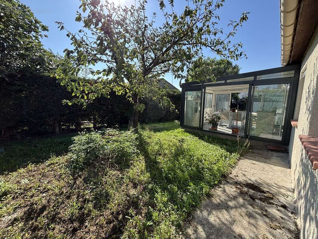 Maison à LA SALVETAT-SAINT-GILLES