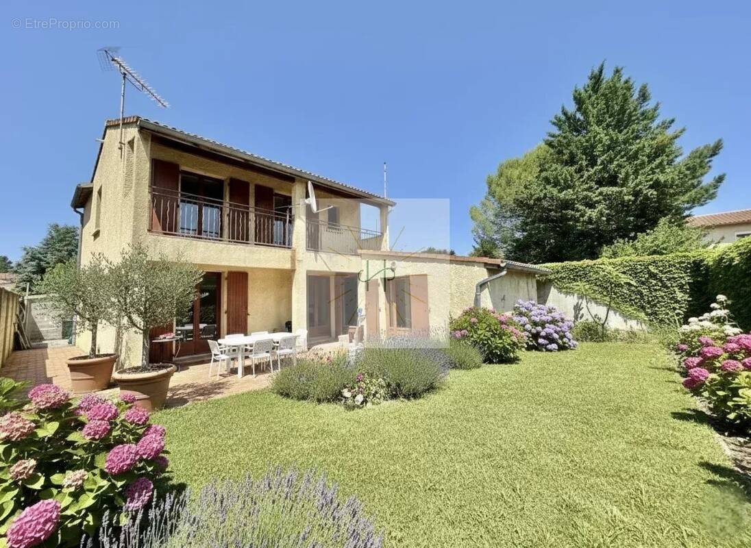 Maison à MONTELIMAR