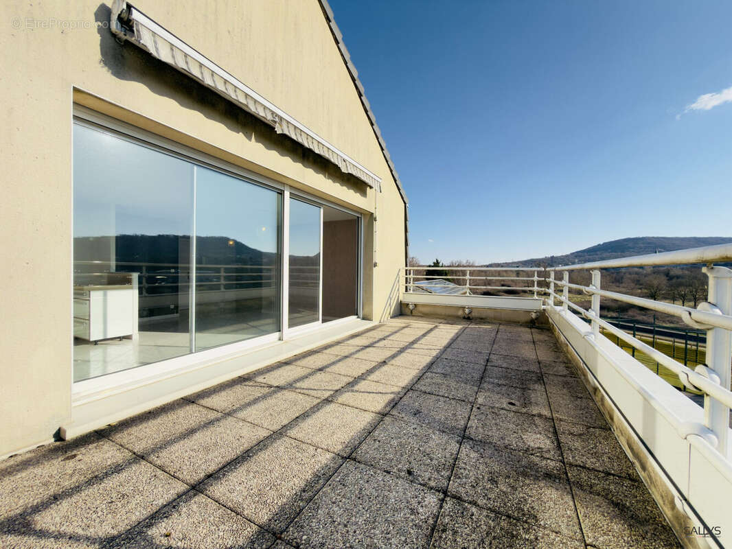 Appartement à CLOUANGE