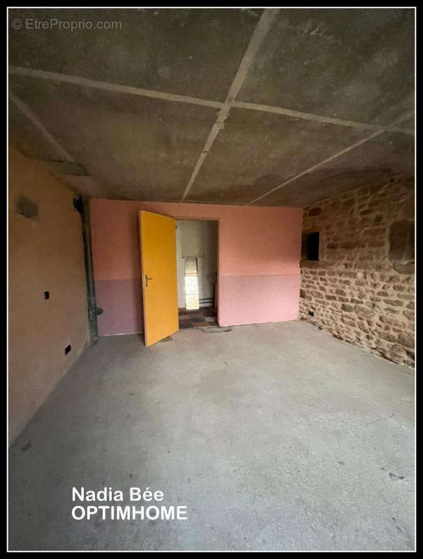 Maison à SAINT-PIERRE-BELLEVUE