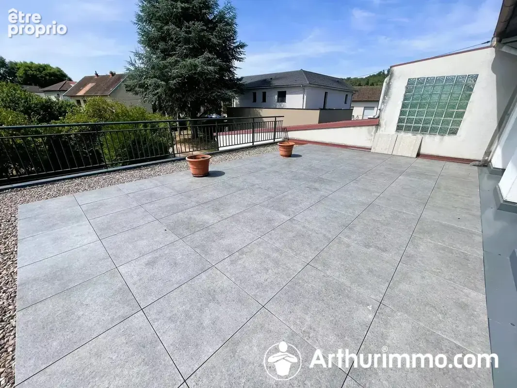 Bon compromis entre maison et appartement, F4, 95m², terrasse et terrain privatif ! - photo 5
