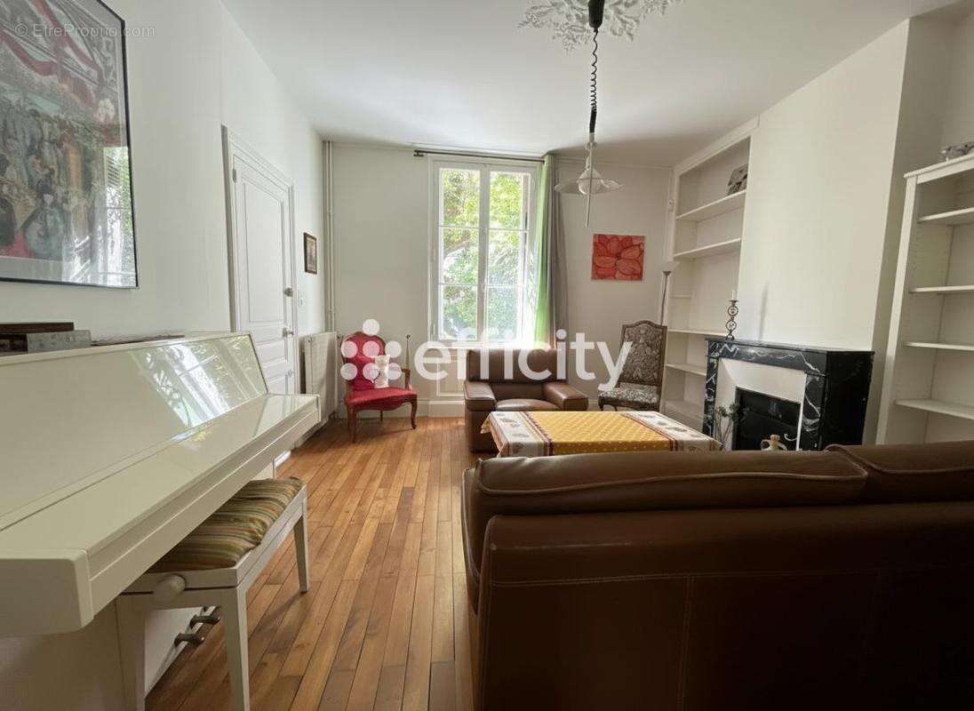 Maison 180 m² à Tours  - photo 2