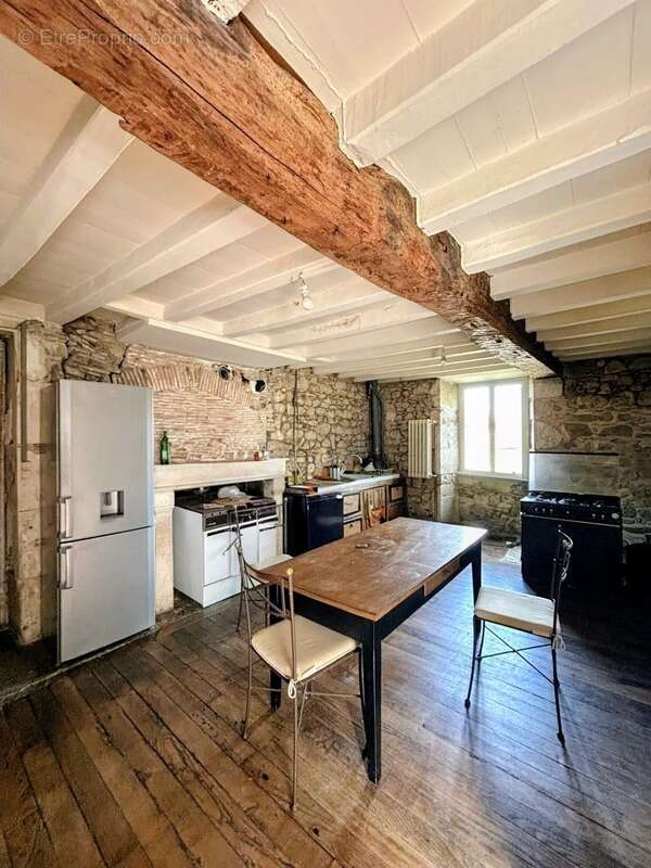 Maison de village 185 m2 avec jardin CHERVES CHATELARS (16) 154 500€ FAI - photo 4