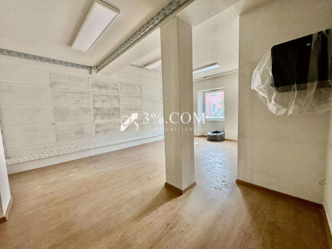 Commerce à HOCHFELDEN