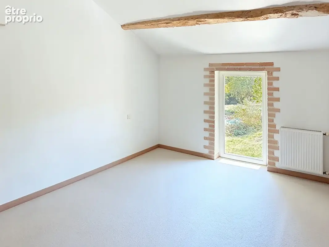 Propriété T7 avec studio, dépendances, garage et 6 035 m2 de terrain - photo 10