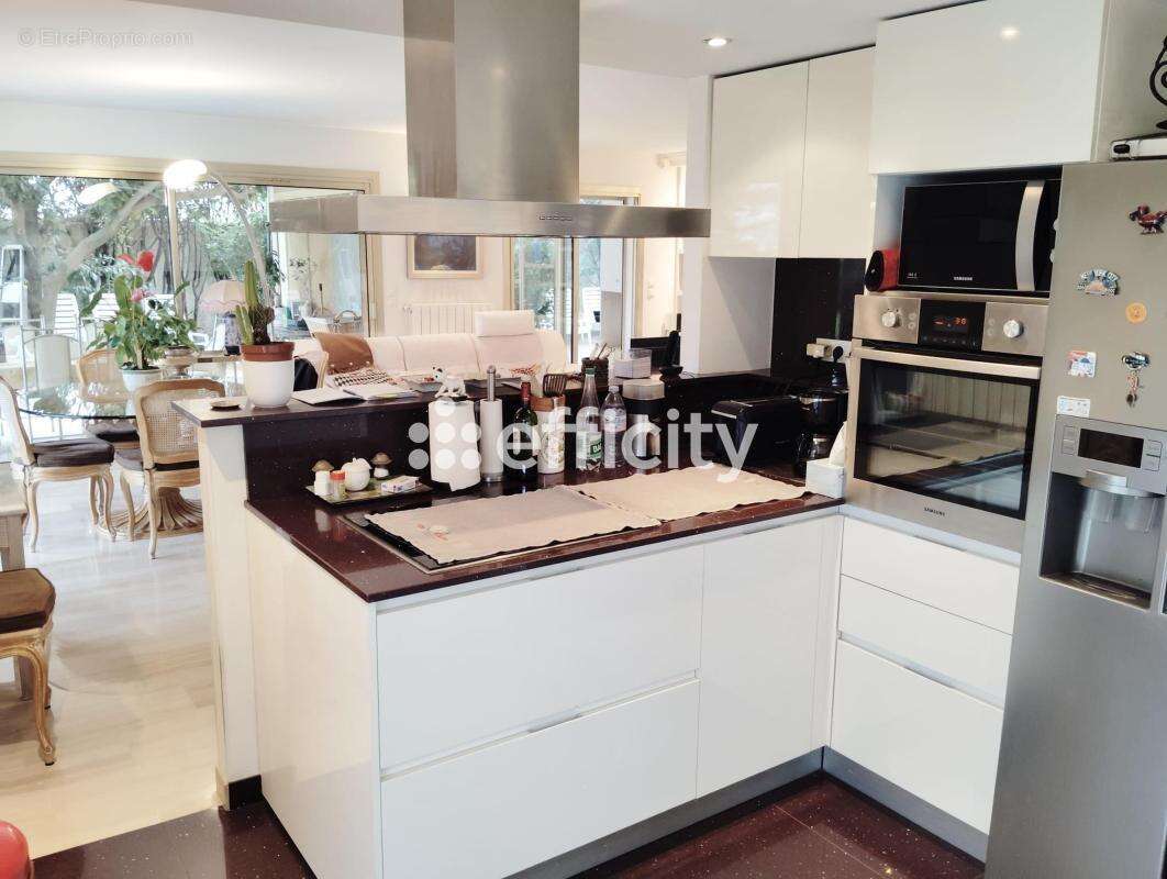 Appartement à LE CANNET
