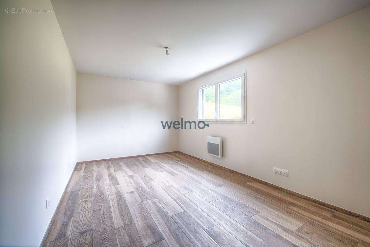 Maison à CHATEAUNEUF