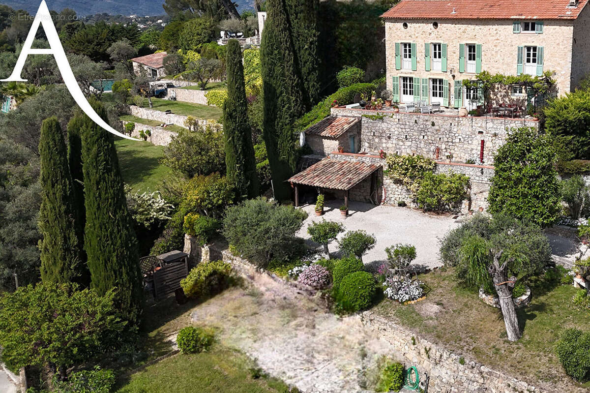 Maison à MOUGINS