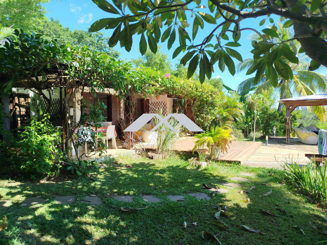 TERRASSE AVANT  - Maison à LA POSSESSION