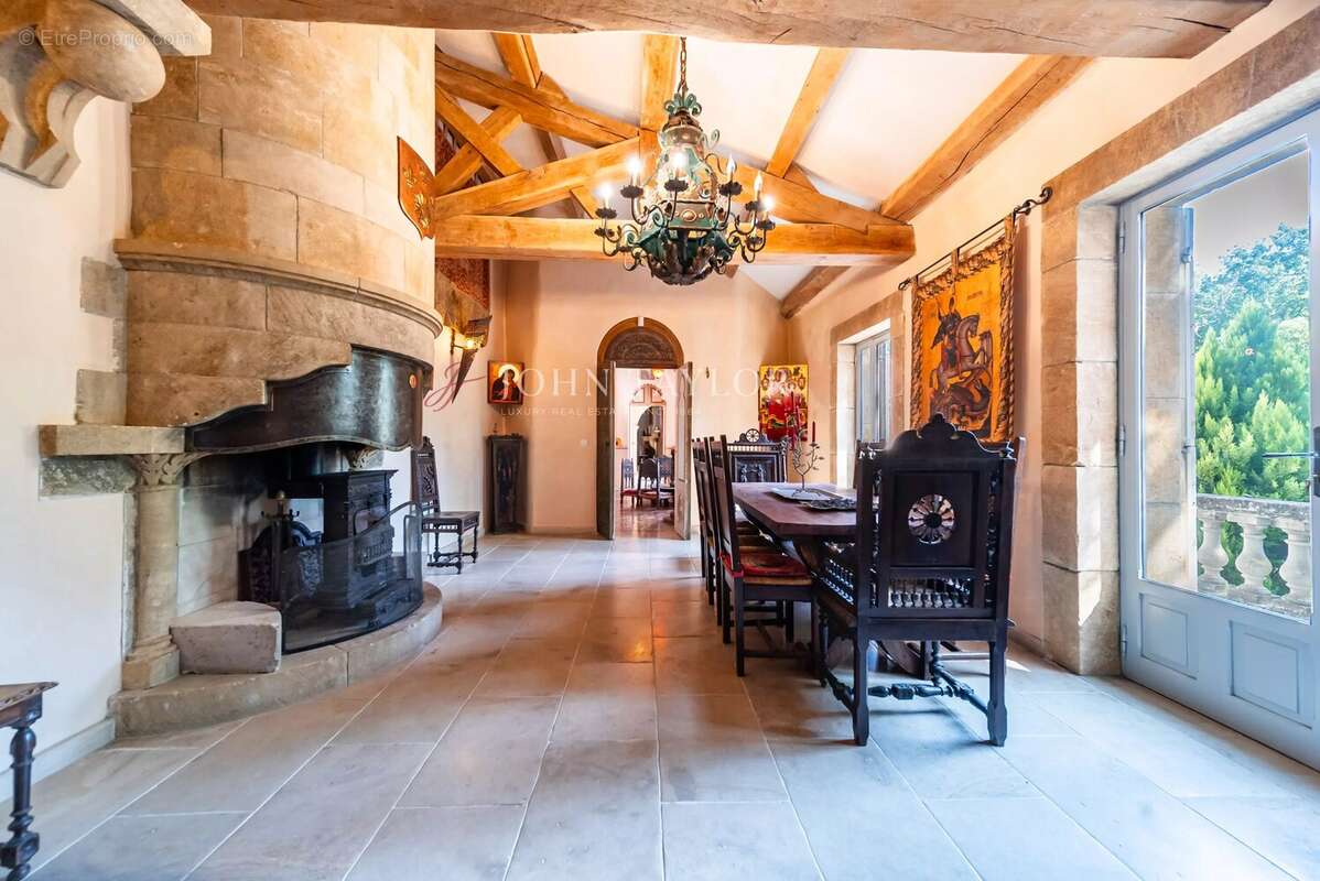 Propriété d'exception aux portes de Lourmarin – Élégant domaine de caractère au cœur du Luberon - photo 12