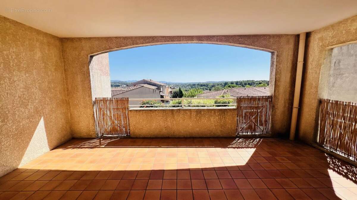 Appartement T3 avec TERRASSE et CAVE - photo 5
