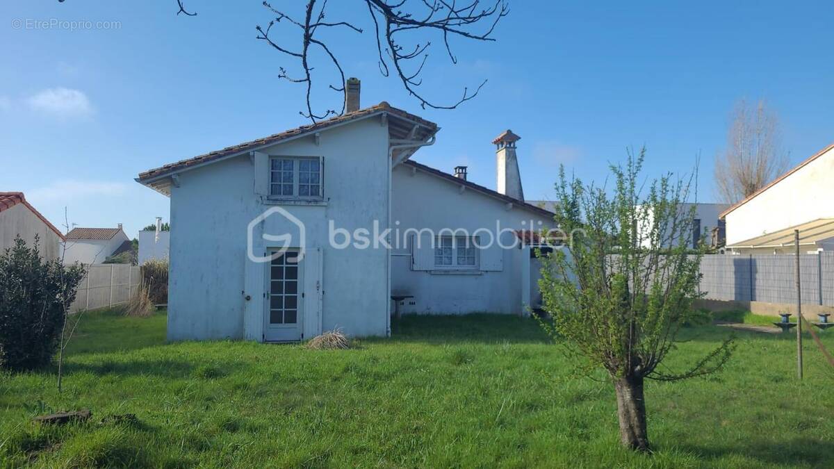 Maison à VAUX-SUR-MER