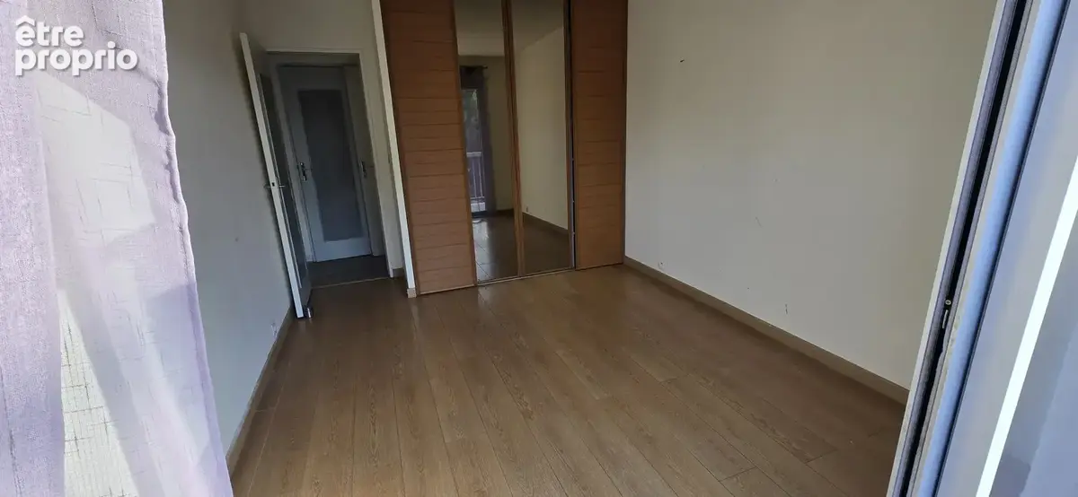 2 pieces dernier etage cave et parking - photo 4