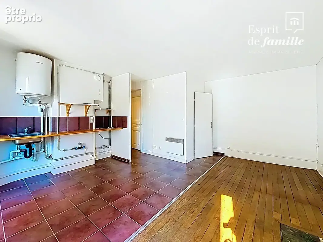 Lyon 7ᵉ – Studio de 25 m² en bon état, proche métro et commerces - photo 5