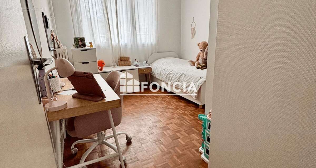 Appartement à SAINT-MAUR-DES-FOSSES