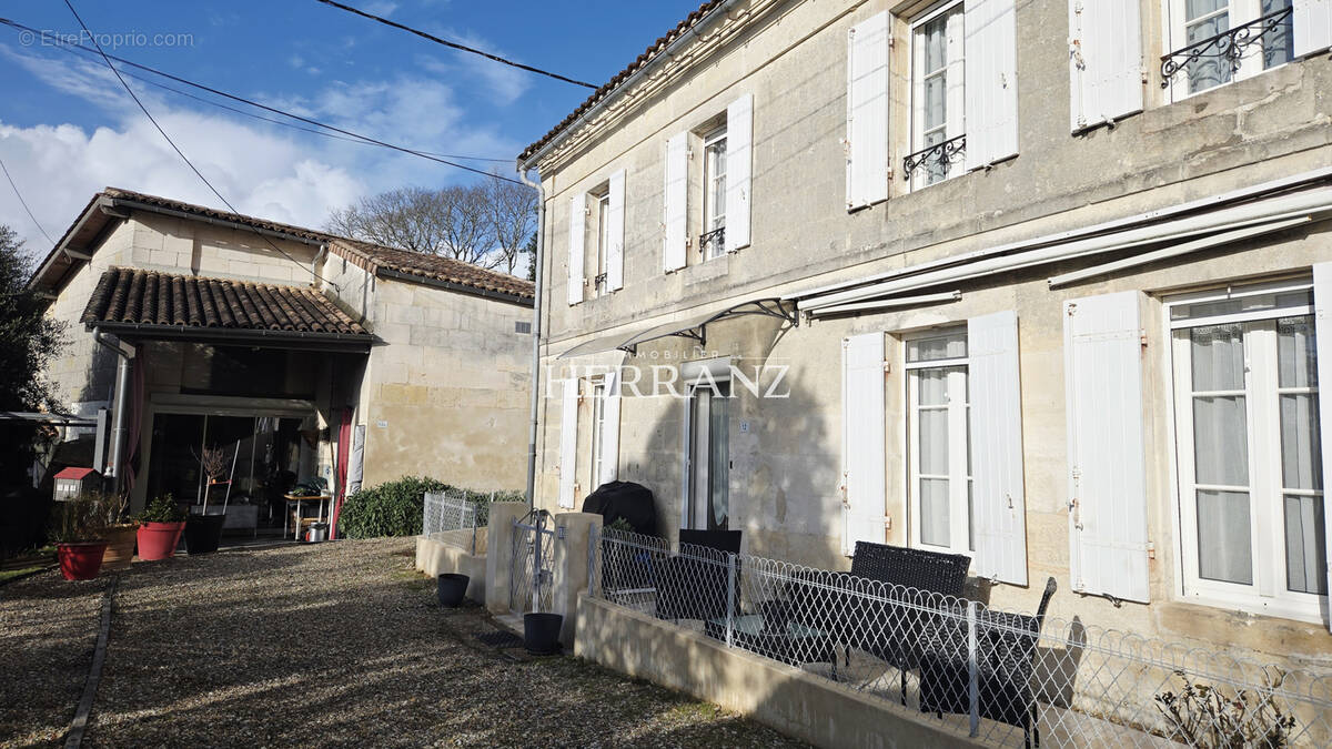 Maison à LA RIVIERE