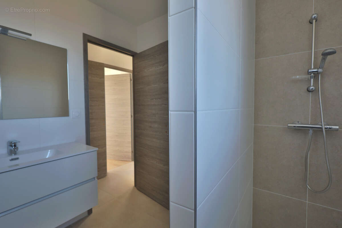 Appartement à PONT-EVEQUE