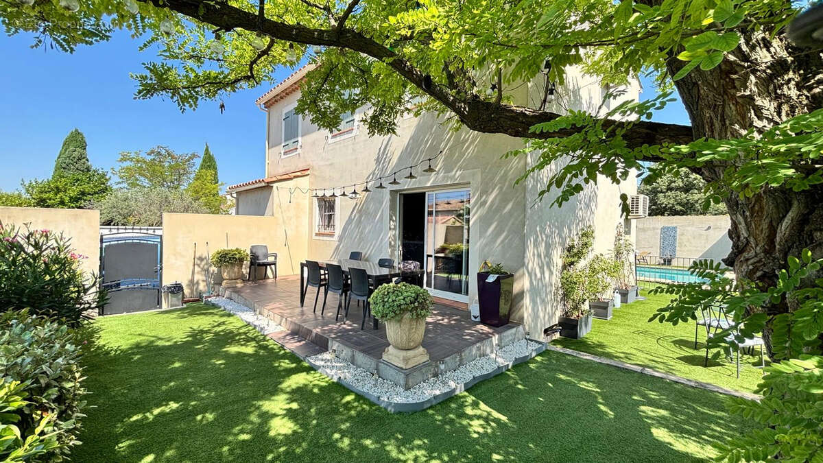 Maison à MORIERES-LES-AVIGNON