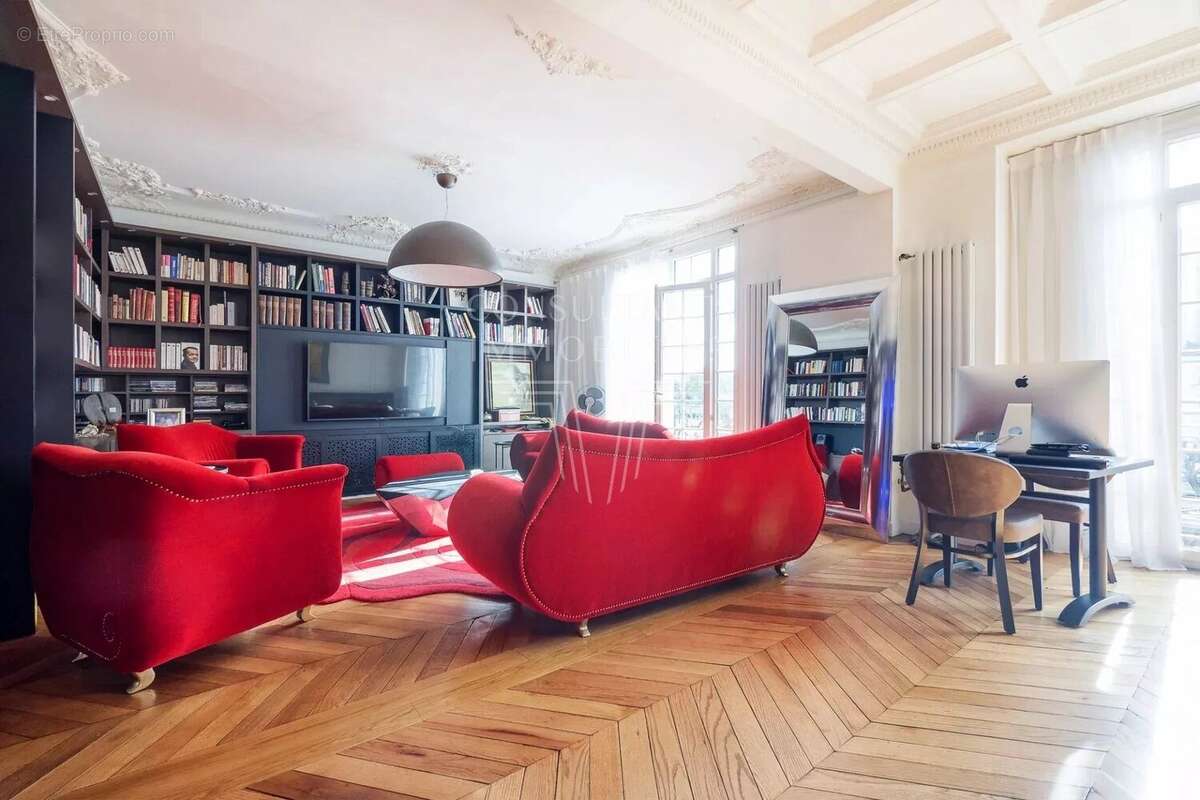 Appartement à NEUILLY-SUR-SEINE