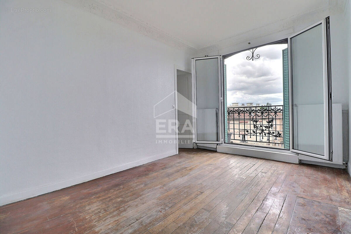 Appartement à LA COURNEUVE