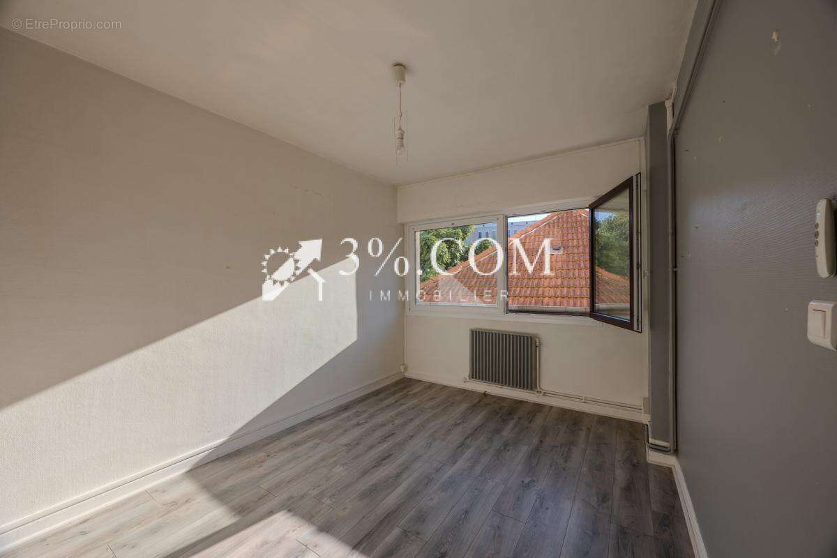 Appartement 4 pièces 89 m2   À deux pas de Nancy Thermal - photo 3