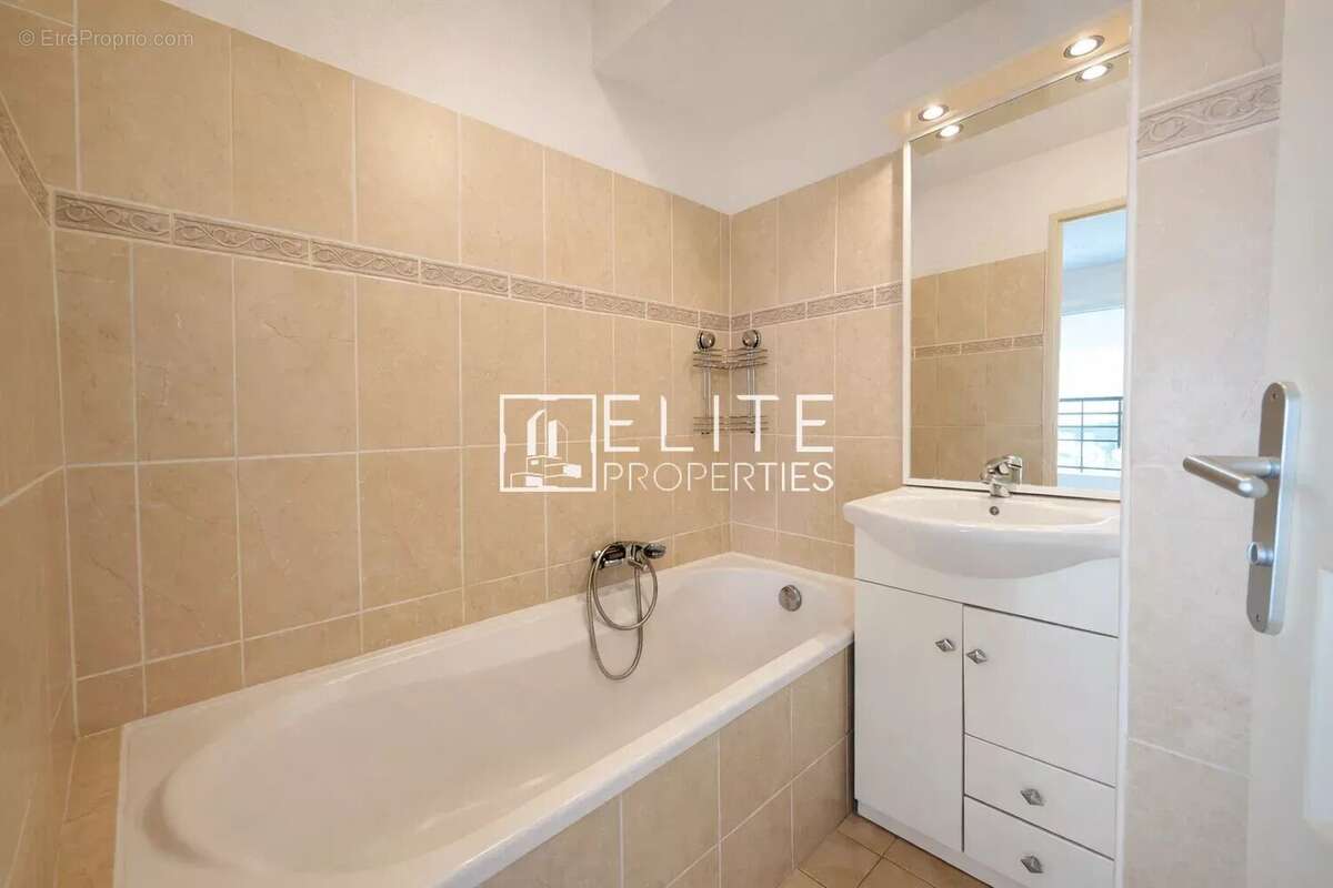 Appartement à PEYMEINADE