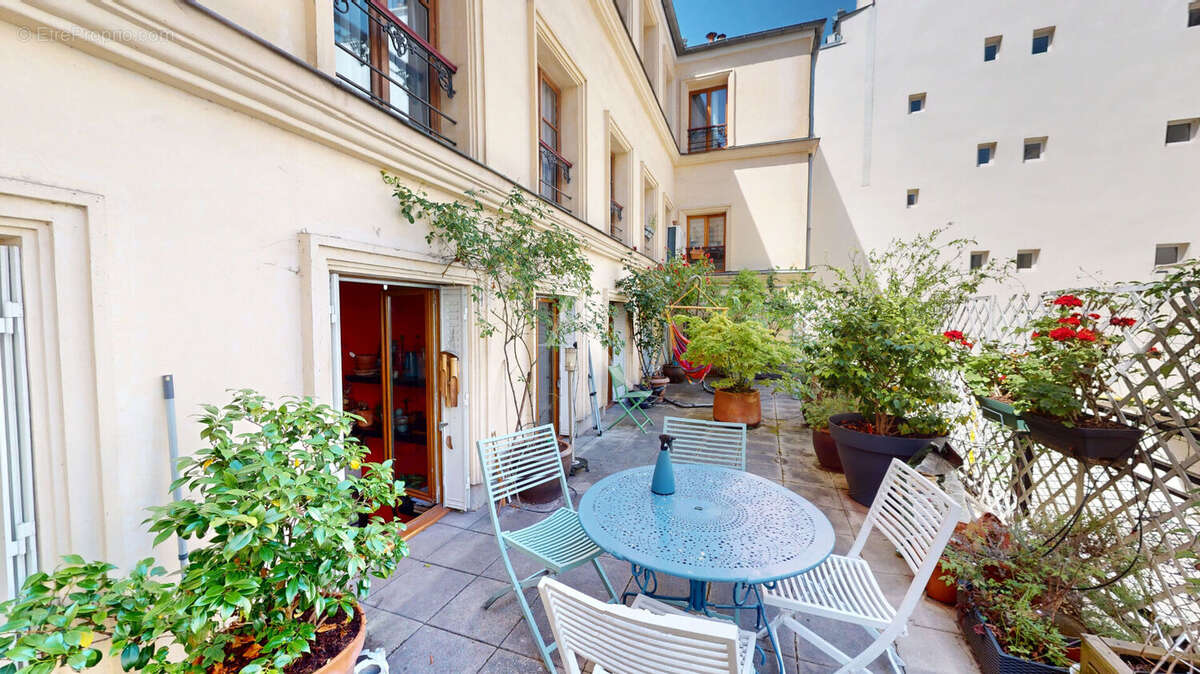 Appartement à PARIS-10E