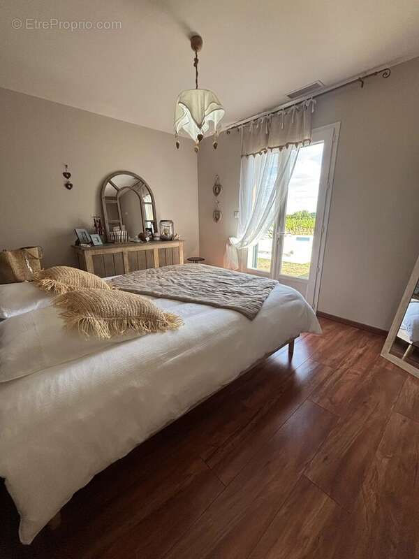 Maison contemporaine  de 150m² POMPORT avec piscine - photo 9