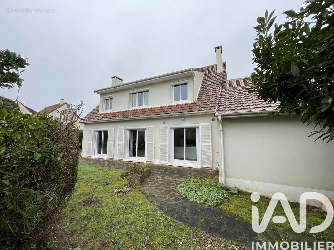 Photo 4 - Maison à SAINTRY-SUR-SEINE