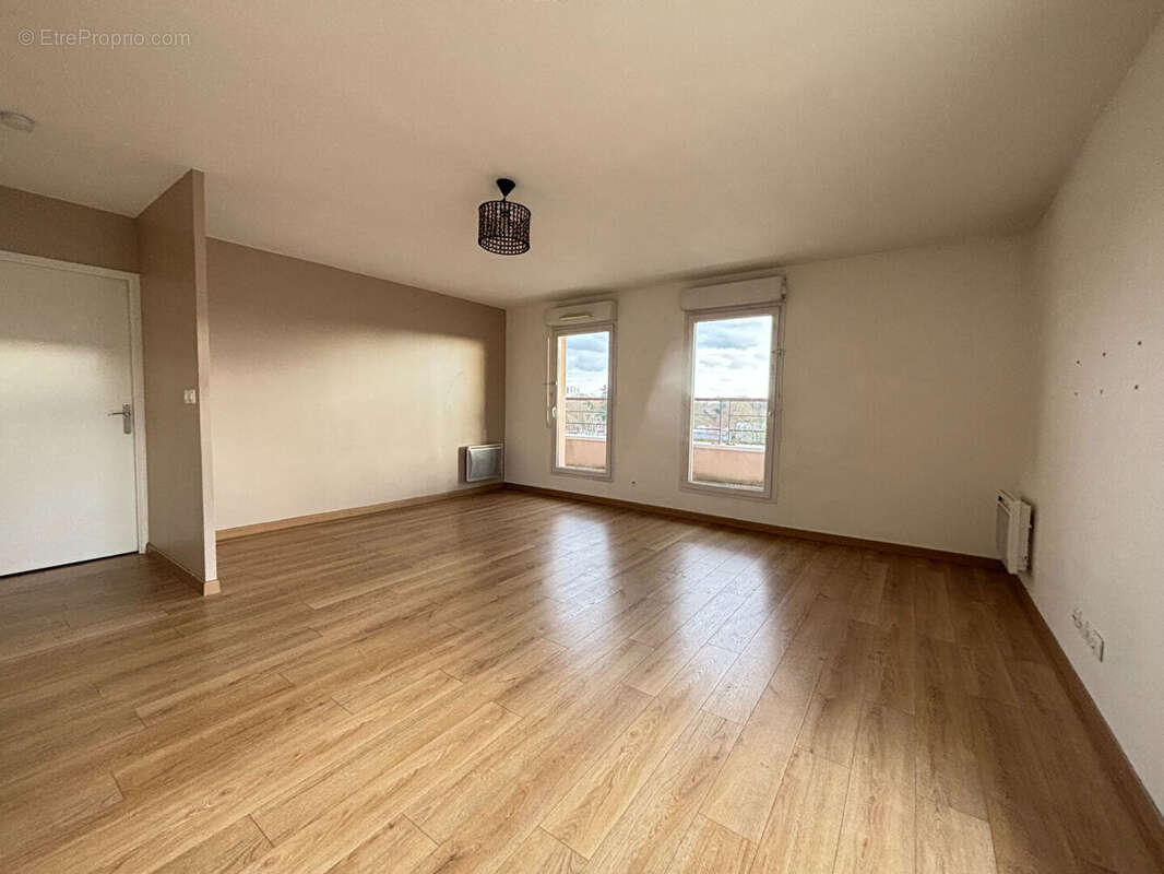 Appartement à EPINAY-SUR-SEINE