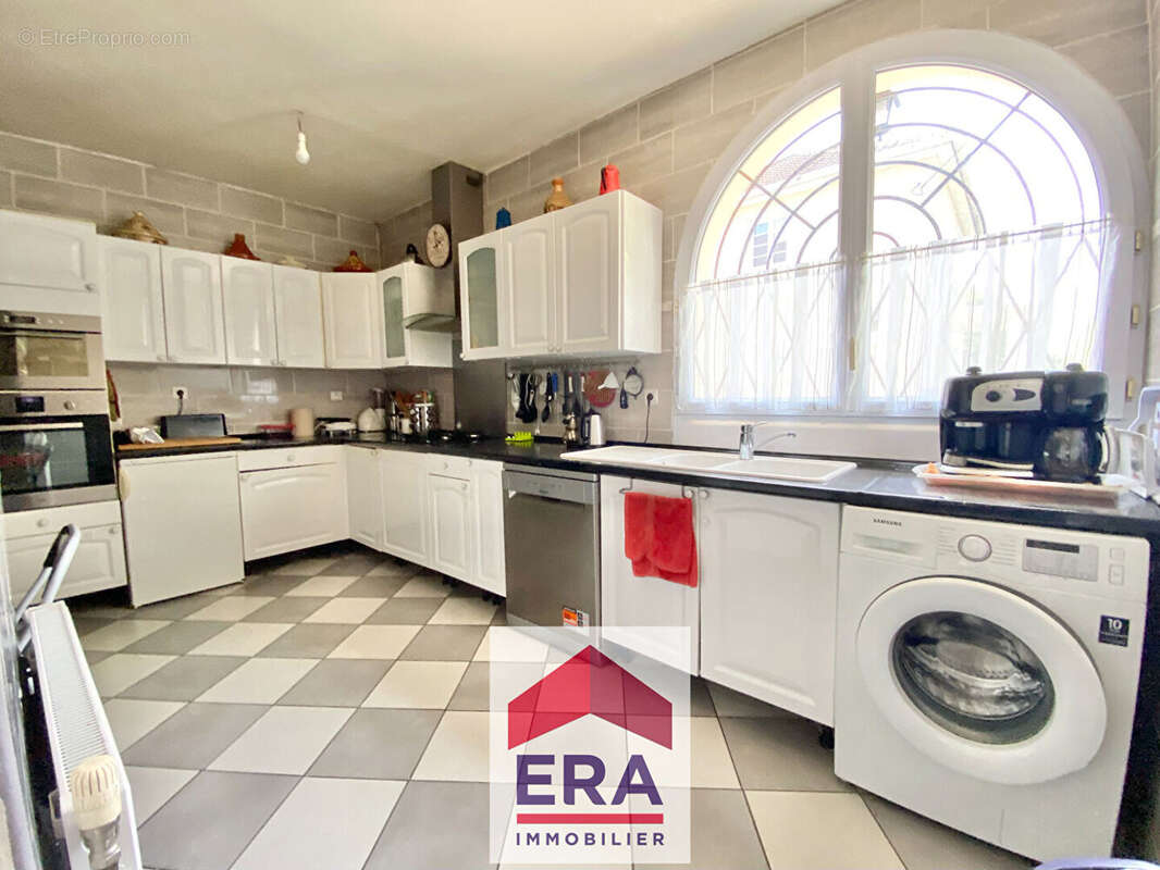 Maison à SARTROUVILLE